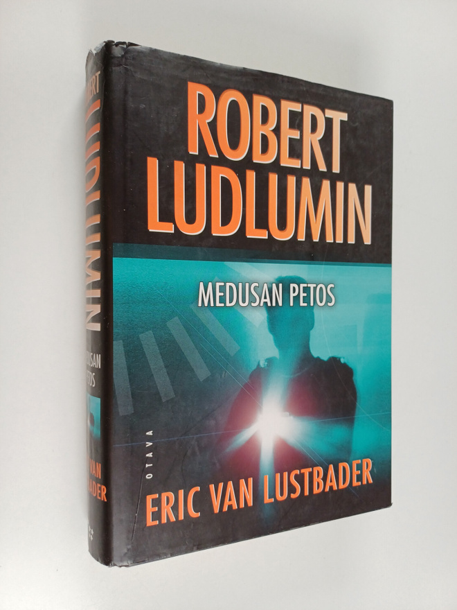 Eric Van Lustbader : Robert Ludlumin Medusan petos - Medu...