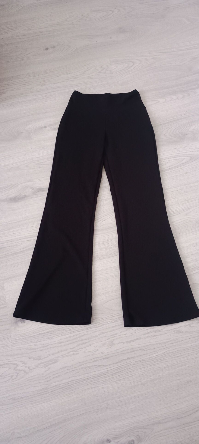 Mustat treenihousut bootcut lahje S