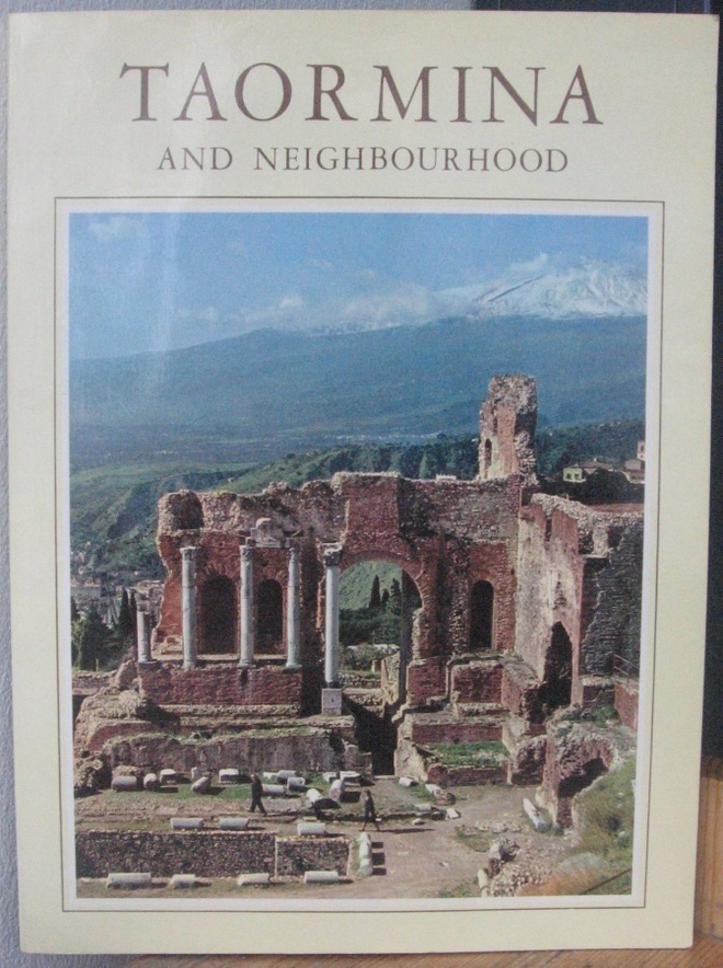 Sandro Chierichetti: Taormina and Neighbourhood. 63 s.