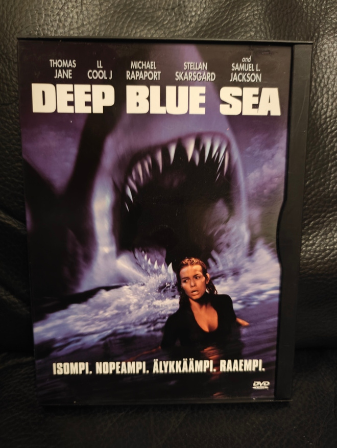 Deep Blue Sea (1999) DVD Suomijulkaisu