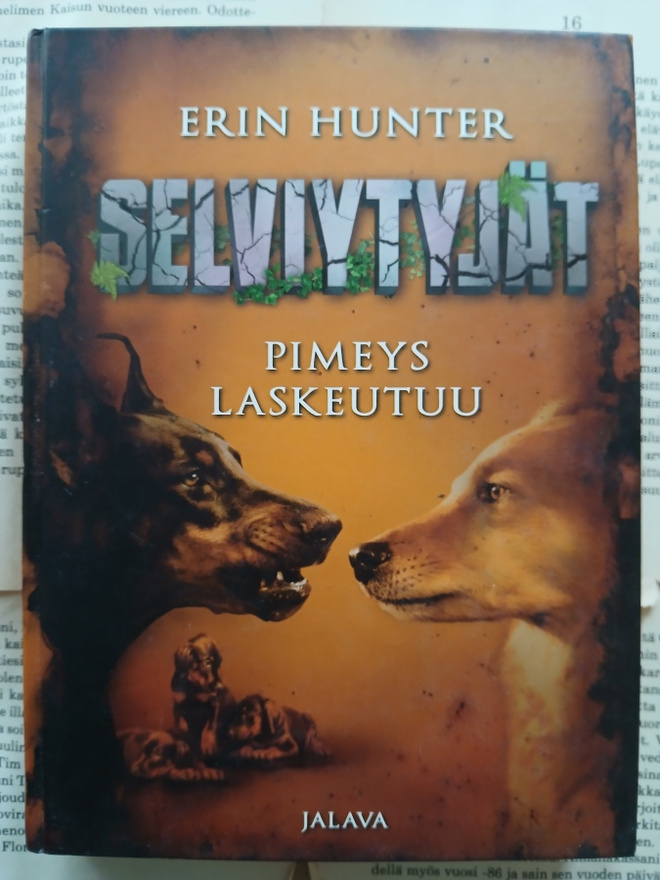 Erin Hunter - Selviytyjät: Pimeys laskeutuu (sid.)