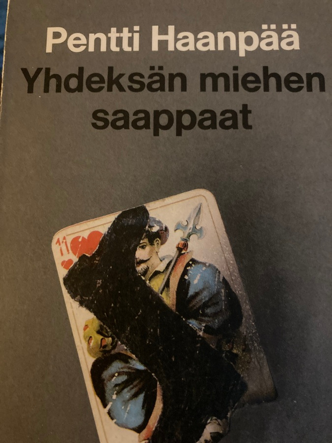 PENTTI HAANPÄÄ: YHDEKSÄN MIEHEN SAAPPAAT