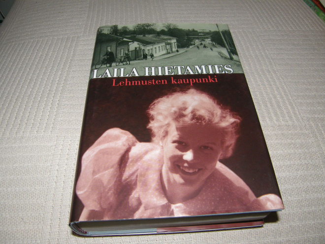 Laila Hietamies Lehmusten kaupunki -sid