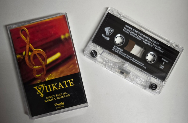 Viikate: Surut Pois ja Kukka Rintaan