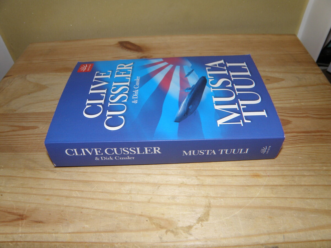 Clive Cussler Musta tuuli (nidottu)