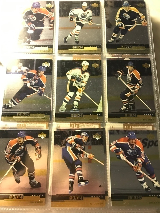 1999-00 Upper Deck GOLD Reserve Gretzky kortteja 2.0e/kpl