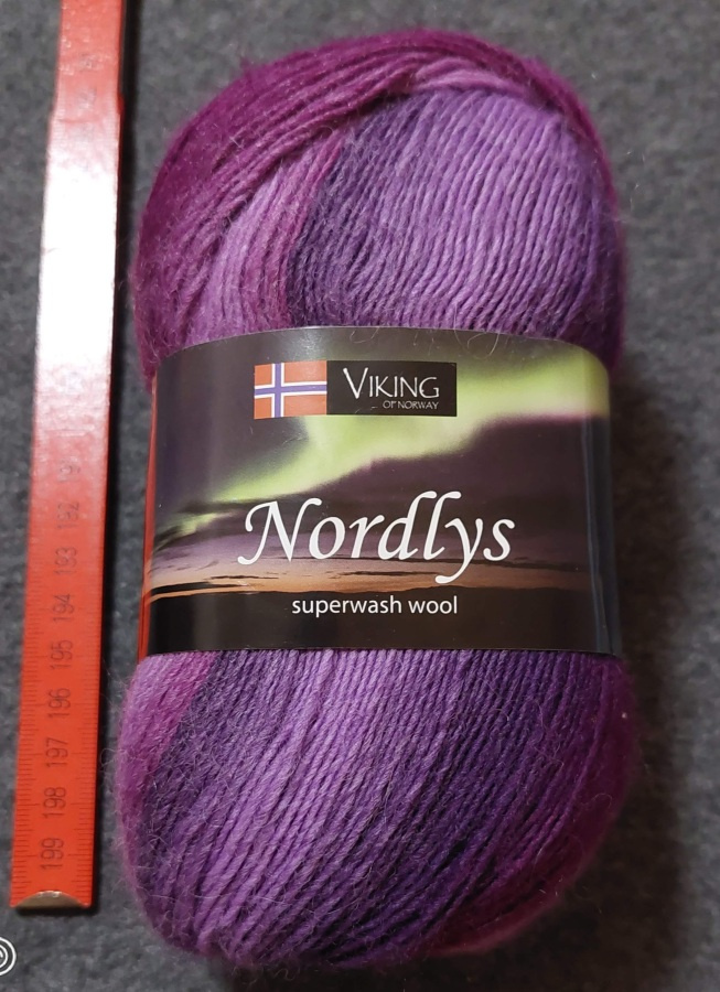 75% villa 25% nylon liukuvärilanka 100g kerä