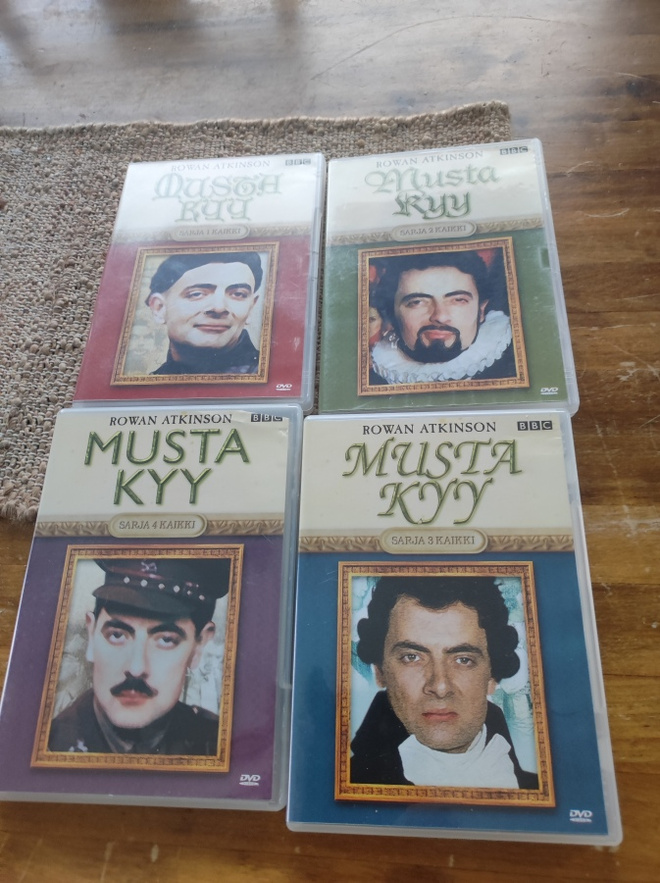 Musta Kyy kaudet 1-4