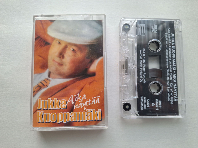 JUKKA KUOPPAMÄKI - AIKA NÄYTTÄÄ C-kasetti 