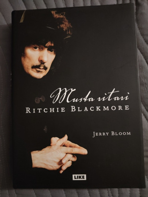 Jerry Bloom: Musta Ritari, Ritchie Blackomore