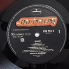 ANGELA  WINBUSH   ::   SHARP   ::   VINYYLI   LP      1987 - pikkukuva 3