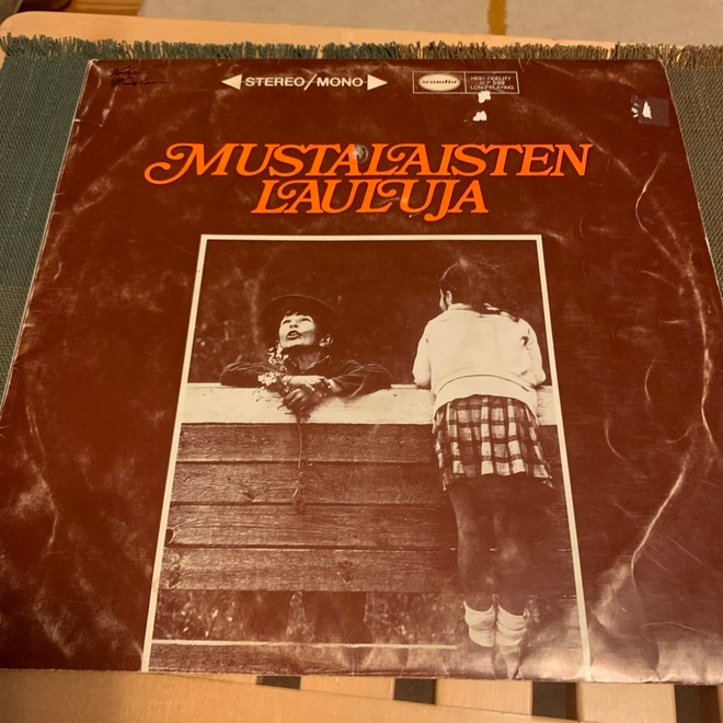 MUSTALAISTEN LAULUJA :  Eri esittäjiä * FIN 1970