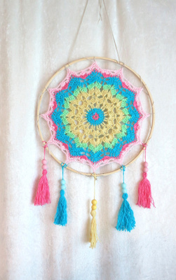 VIRKATTU MANDALA värikäs 30cm