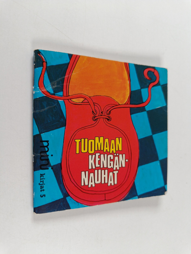 Birgitte Hertz : Tuomaan kengännauhat