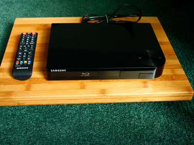 Samsung Blu-ray/DVD-soitin BD-F5100 + kaukosäädin