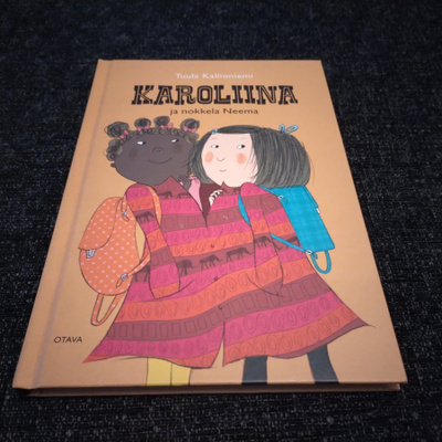 Karoliina ja nokkela Neema : Tuula Kallioniemi