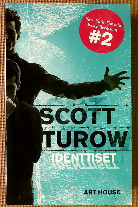Scott Turow: Kumottu tuomio / Identtiset