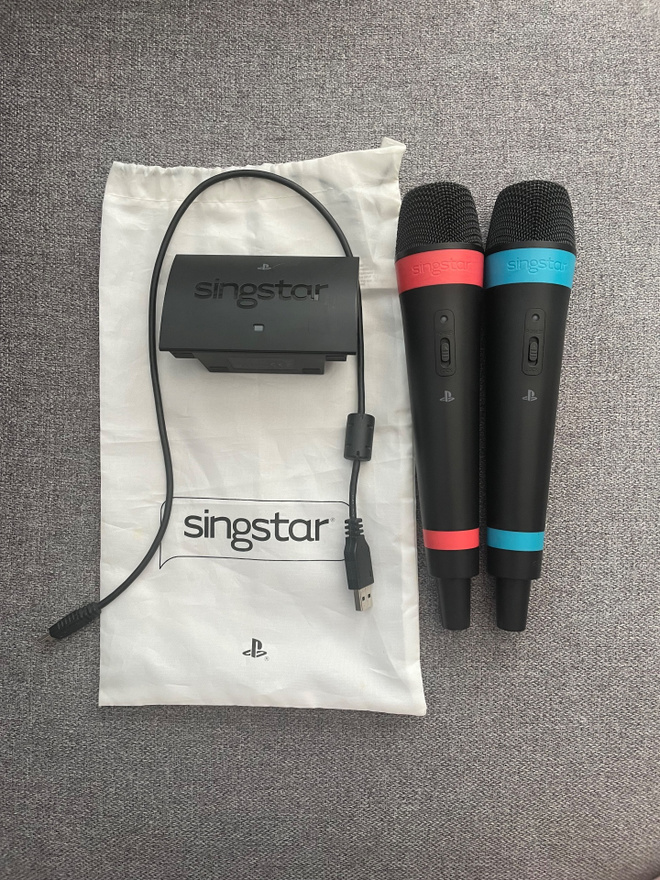 SingStar Langattomat Mikrofonit PS2 PS3 PS4 Konsoleille