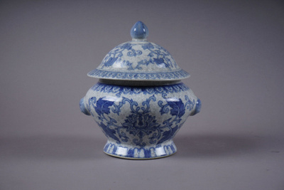 098. Liemikulho Chinoiserie-tyyli, keramiikkaa.
