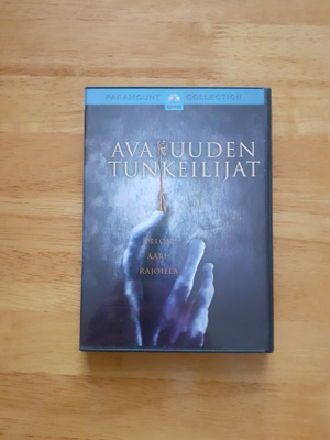 Avaruuden tunkeilijat DVD