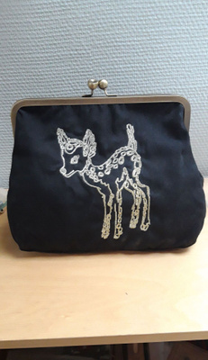 Ivana kosmetiikkalaukku, Bambi kuvio, design Paola Suhonen