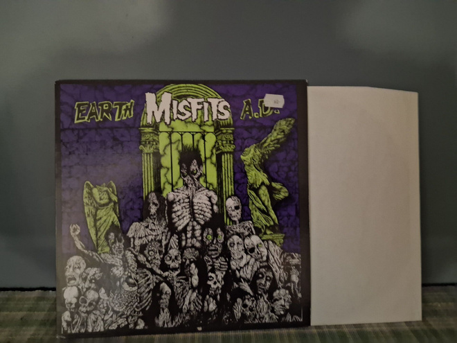 Misfits Earth AD/wolfs blood albumi