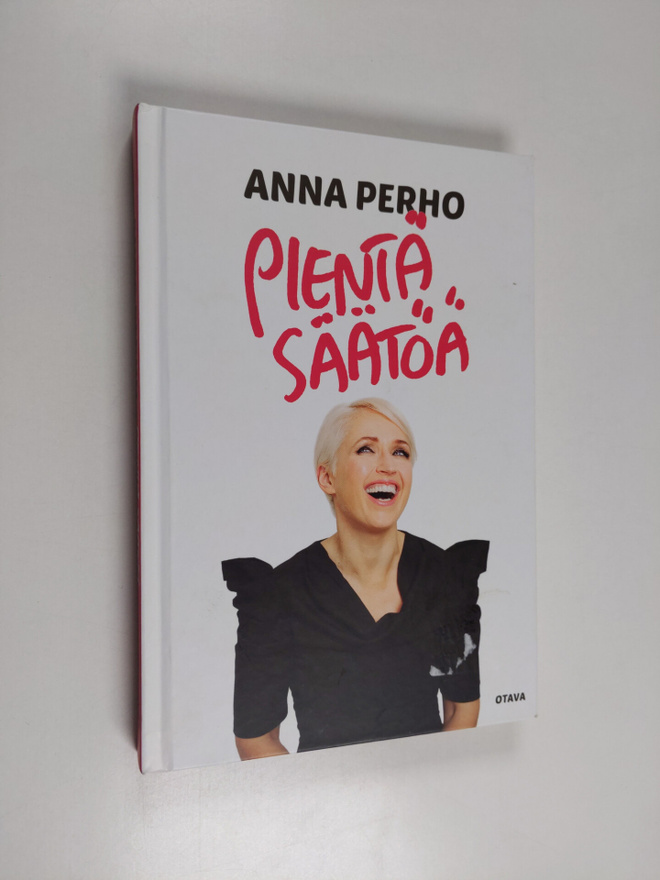 Anna Perho : Pientä säätöä