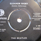 BEATLES SINGLE ELEANOR RIGBY / YELLOW SUBMARINE 1966 - pikkukuva 2