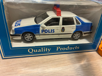 Volvo 850 1/43 polis / poliisi. Harvoin tarjolla