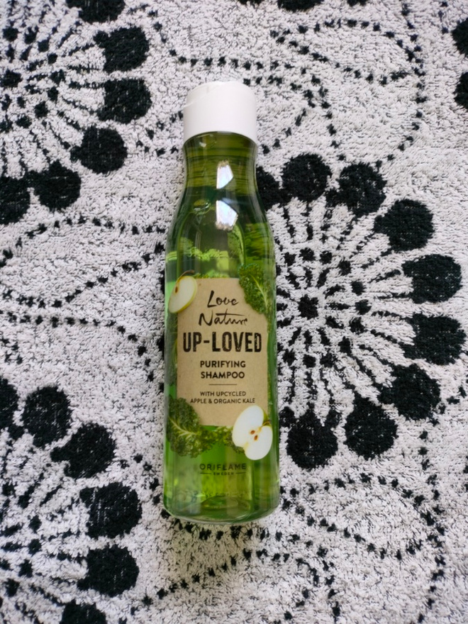 ~Oriflame Upcycled Apple & Organic Kale -shampoo~