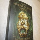 HURRIKAANIEN HOVI - VICTOR DIXEN - pikkukuva 1