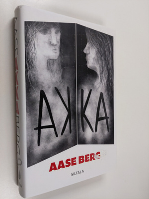 Aase Berg : Akka