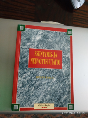 Esiintymis- ja neuvottelutaito kirja hienossa kunnossa
