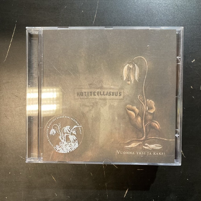 Kotiteollisuus - Vuonna yksi ja kaksi CDS