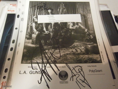 L.A.GUNS B/W PROMOKUVA KOLMELLA NIMMARILLA