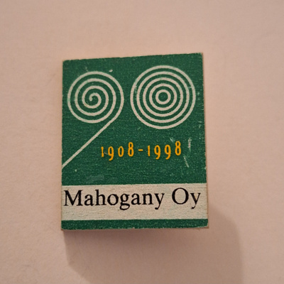 MAHOGANY OY 90 VUOTTA NEULAMERKKI
