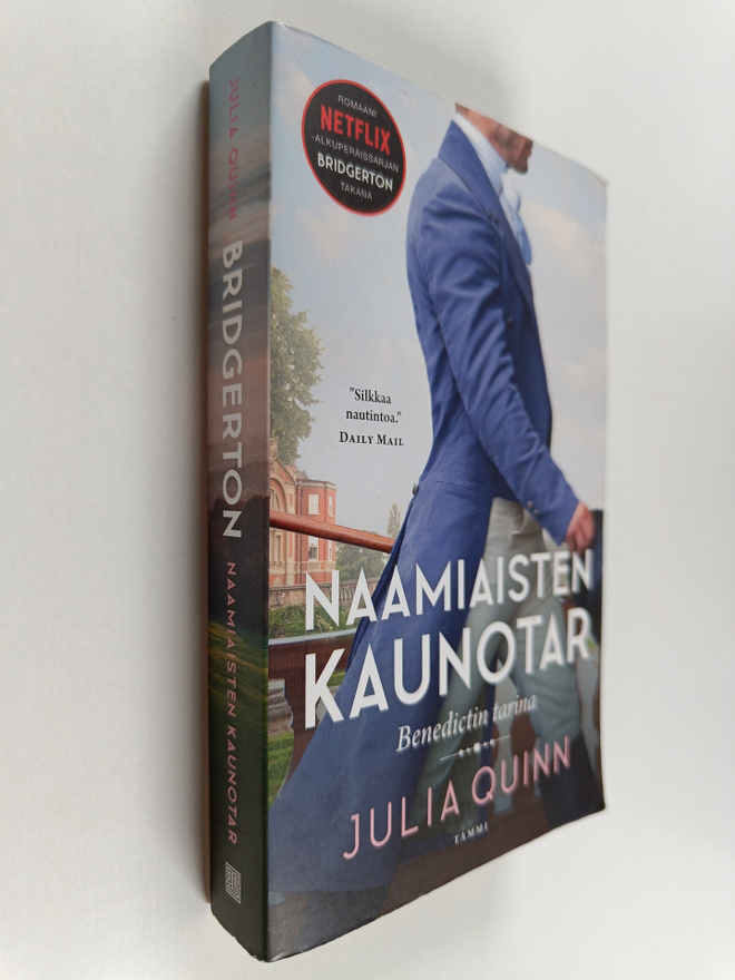 Julia Quinn : Naamiaisten kaunotar