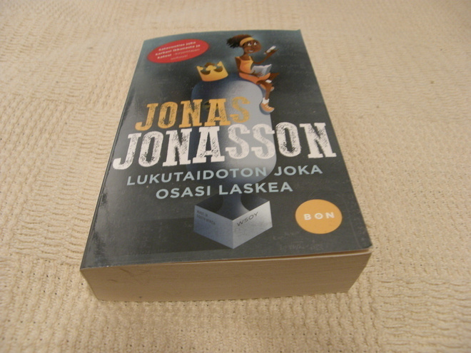 Jonas Jonasson Lukutaidoton joka osasi laskea  -pok