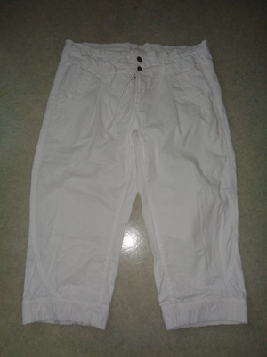 Valkoiset KappAhl shortsit 40