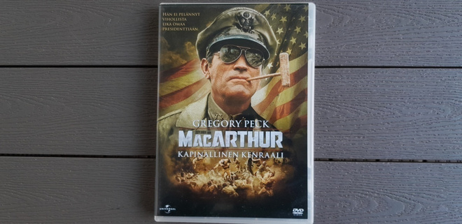 DVD: MacArthur - Kapinallinen Kenraali (Gregory Peck 1977)