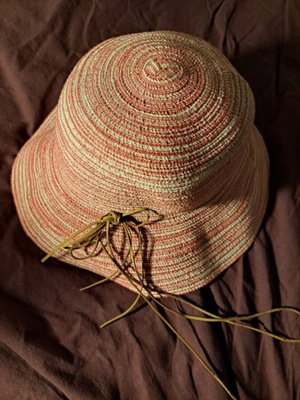 Olkihattu / kesähattu