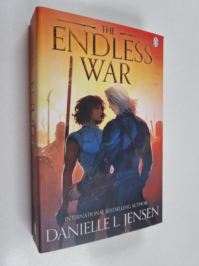 Danielle L. Jensen : The endless war