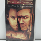 Vihollinen Porteilla (Law, Fiennes, vhs) - pikkukuva 2