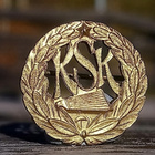 Kullanvärinen merkki vuodelta 1958. Halkaisija - 19 mm. - pikkukuva 1