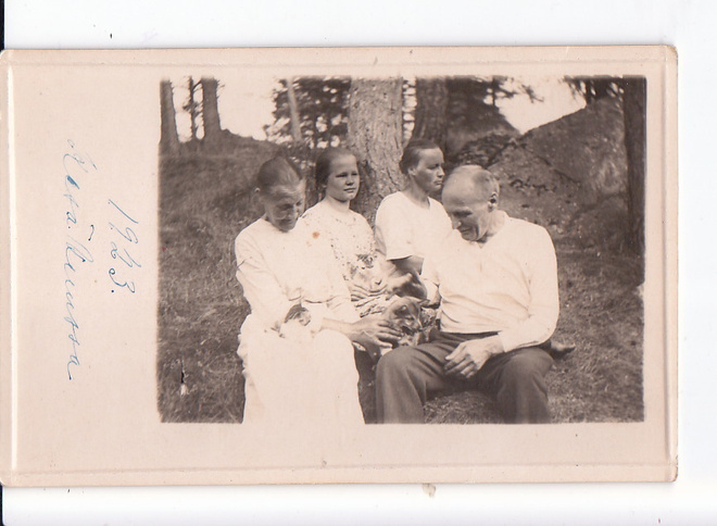 Valokuva Perhe+Koira Pentu+Kissanpoika 1923 Postikorttikoko