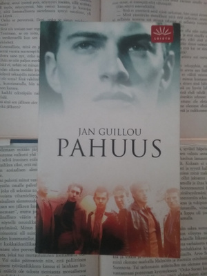 Jan Guillou - Pahuus (pokkari)
