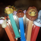 10 kappaletta keräily PEZ karkkiannostelioita. Disney - pikkukuva 2