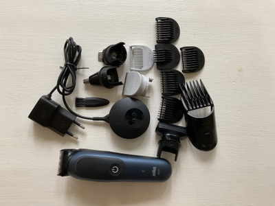 Braun AIO7 -trimmerisarja, jossa on vaihtopäitä, parranajopä