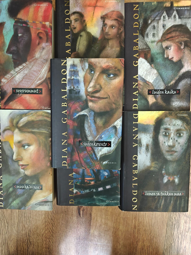 Diana Gabaldon Matkantekijä 1-7 Kovakantiset