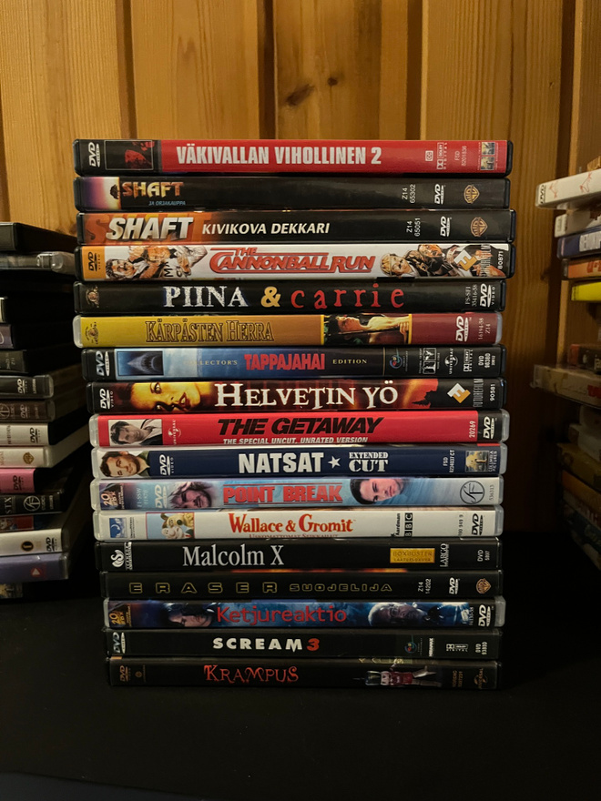 17 kpl dvd-paketti